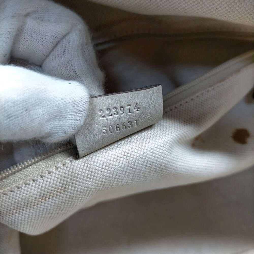 Gucci White Leather Handbag - Picture 15 of 16
